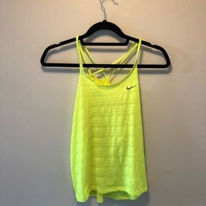 Nike small work out tank dry fit
